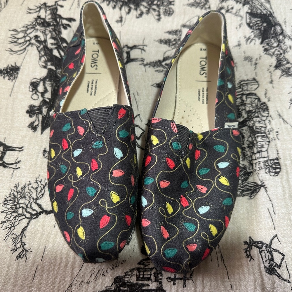 Women’s TOMS Christmas Bulb Slip Ons SIZE 8